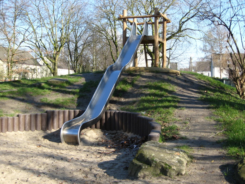 Spielplatz Werdauer-Platz Moers - Rutsche