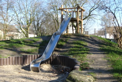 Spielplatz Werdauer-Platz Moers - Rutsche