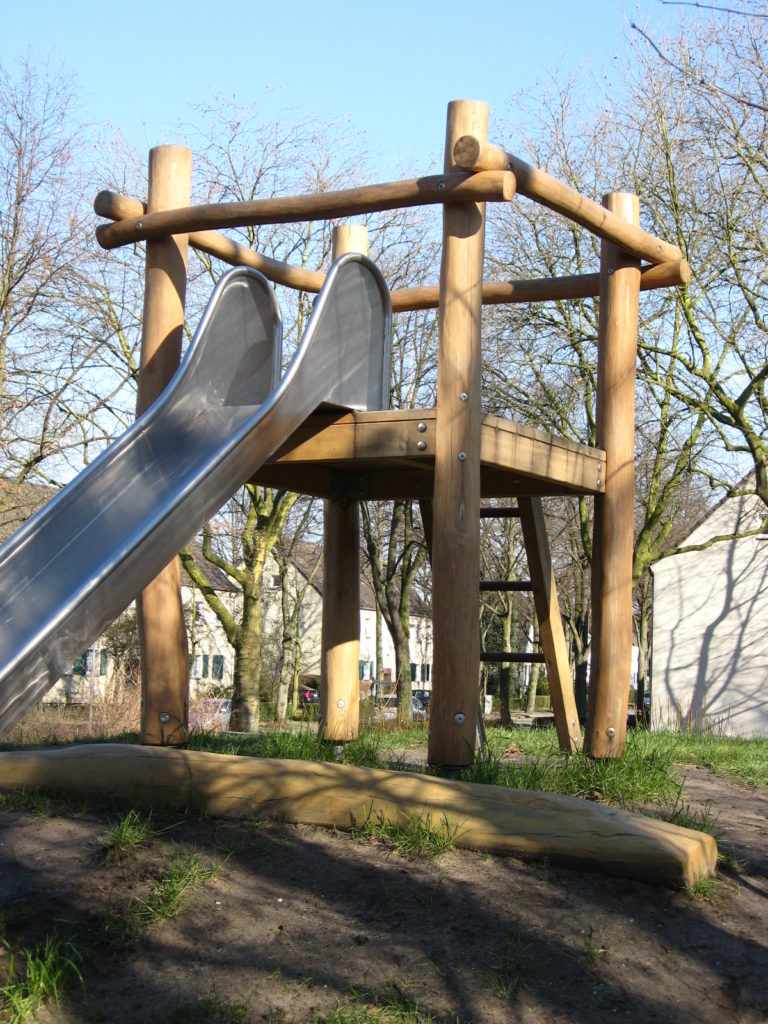 Spielplatz Werdauer-Platz Moers - Spielturm